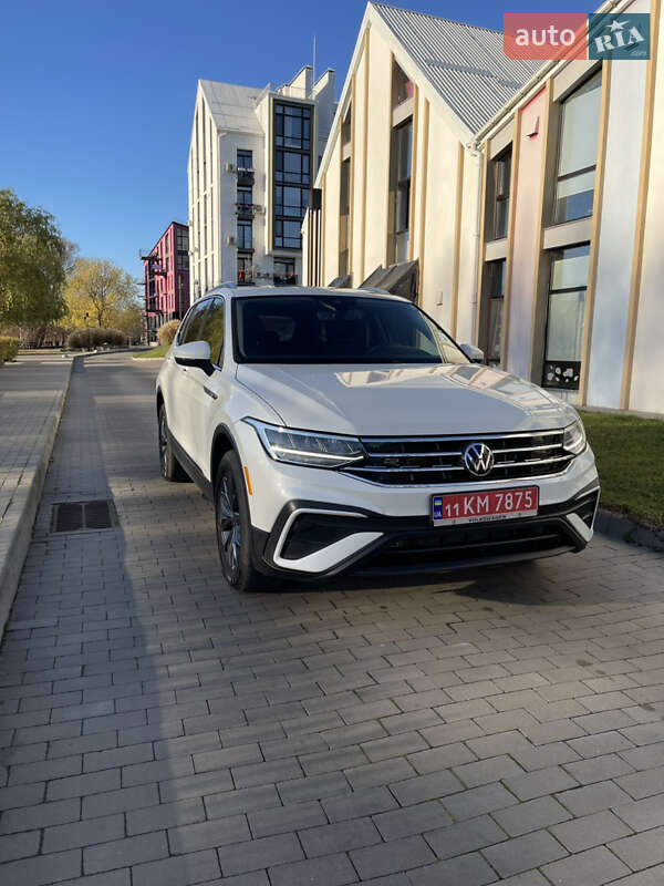 Внедорожник / Кроссовер Volkswagen Tiguan 2023 в Киеве