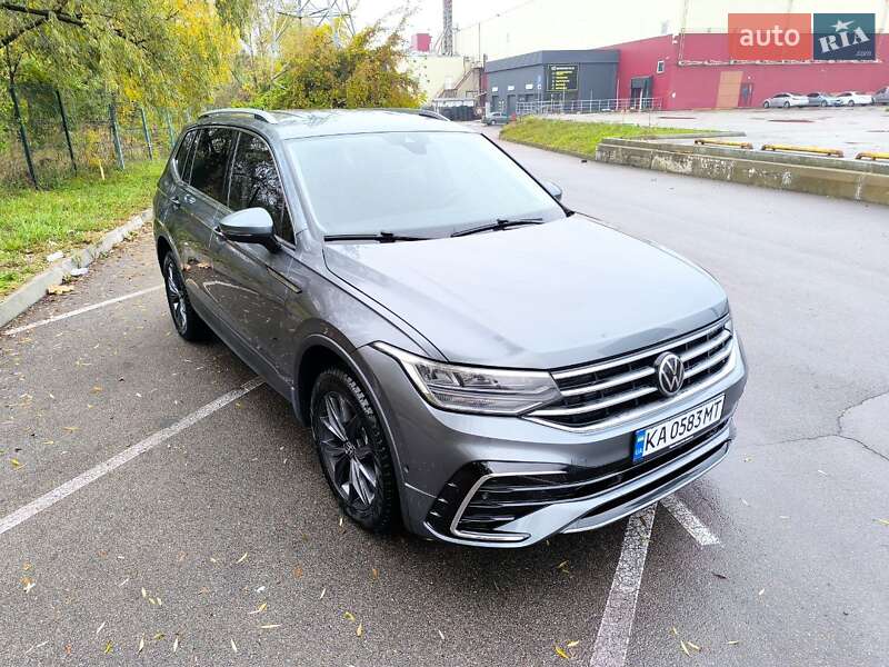 Внедорожник / Кроссовер Volkswagen Tiguan 2021 в Киеве