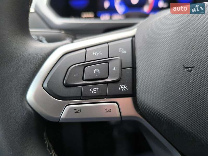 Внедорожник / Кроссовер Volkswagen Tiguan 2021 в Киеве