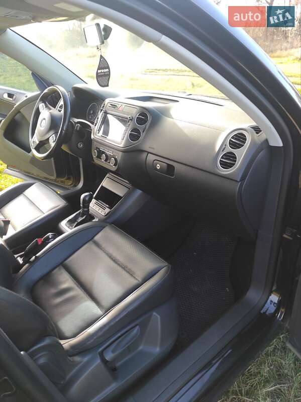 Внедорожник / Кроссовер Volkswagen Tiguan 2011 в Ильинцах