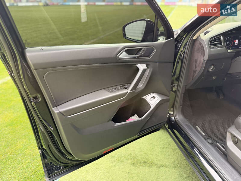 Внедорожник / Кроссовер Volkswagen Tiguan 2019 в Одессе