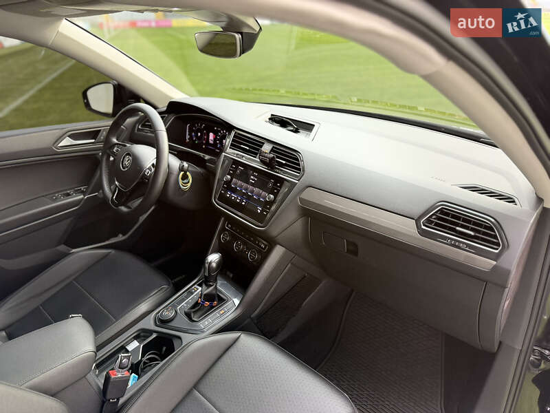 Внедорожник / Кроссовер Volkswagen Tiguan 2019 в Одессе