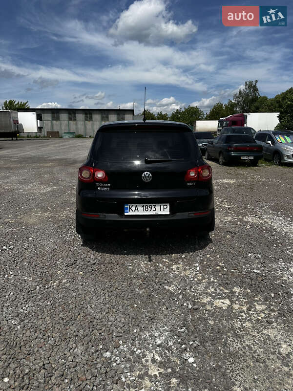 Внедорожник / Кроссовер Volkswagen Tiguan 2010 в Новом Роздоле