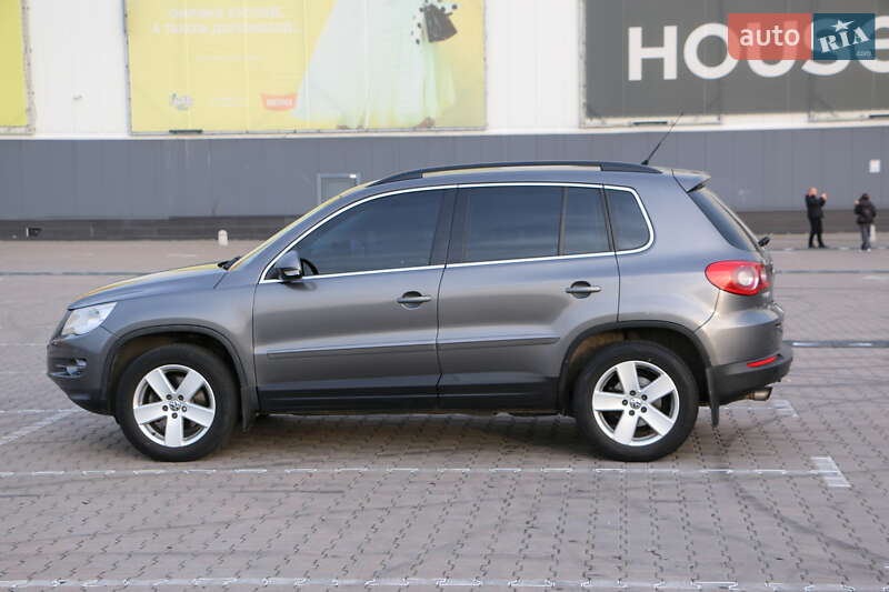 Внедорожник / Кроссовер Volkswagen Tiguan 2010 в Киеве