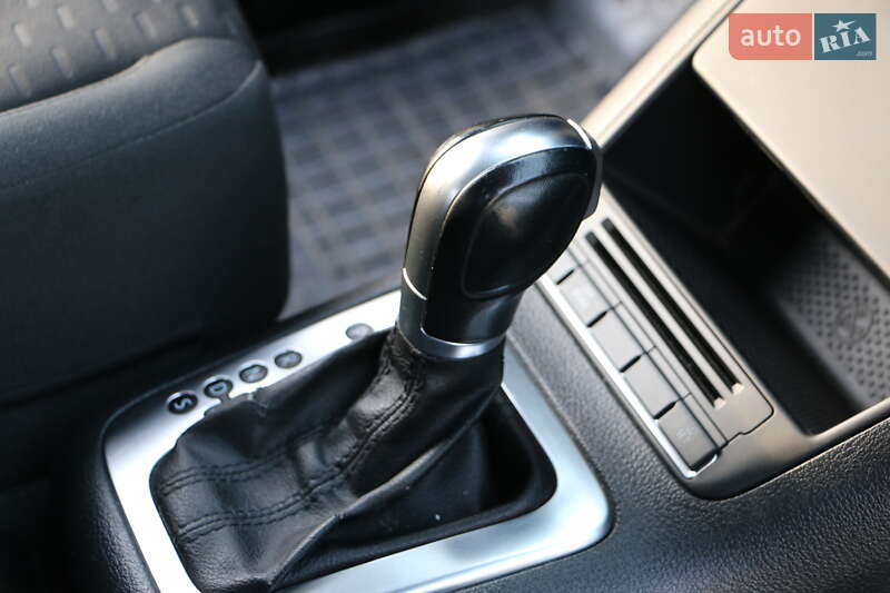 Внедорожник / Кроссовер Volkswagen Tiguan 2010 в Киеве