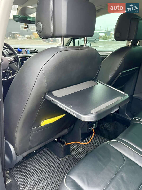 Внедорожник / Кроссовер Volkswagen Tiguan 2017 в Млинове