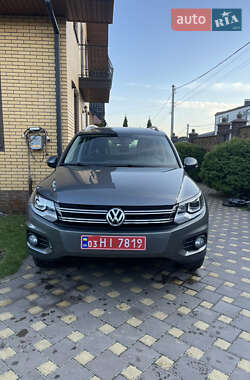 Позашляховик / Кросовер Volkswagen Tiguan 2016 в Рівному