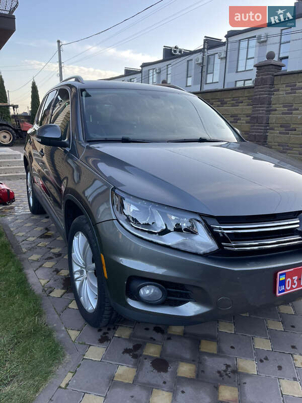 Внедорожник / Кроссовер Volkswagen Tiguan 2016 в Ровно