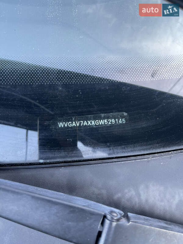 Внедорожник / Кроссовер Volkswagen Tiguan 2016 в Ровно