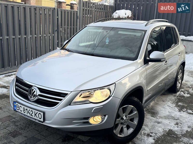 Внедорожник / Кроссовер Volkswagen Tiguan 2010 в Львове