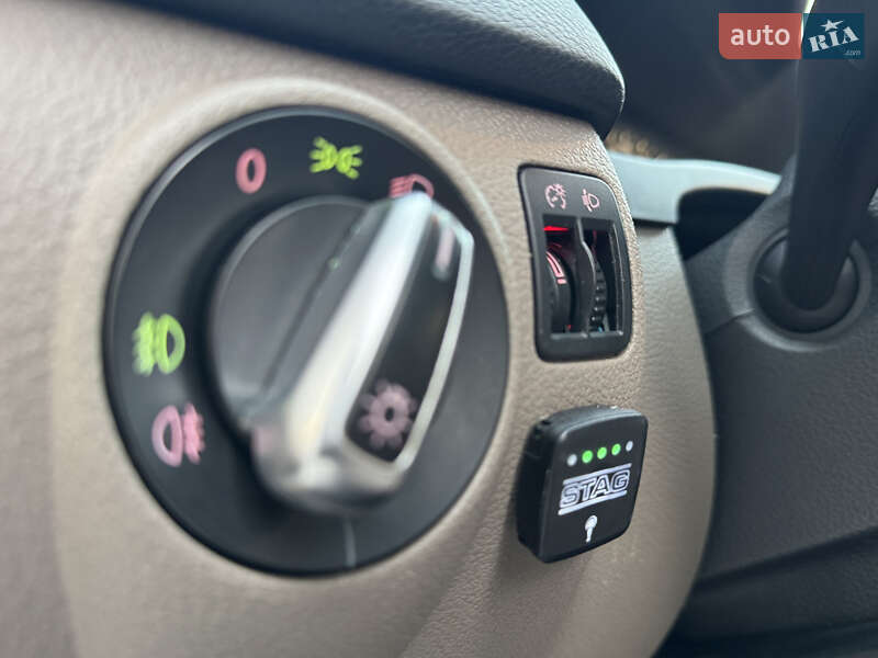 Внедорожник / Кроссовер Volkswagen Tiguan 2010 в Львове