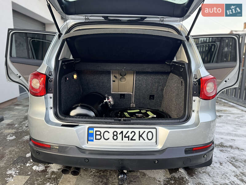 Внедорожник / Кроссовер Volkswagen Tiguan 2010 в Львове