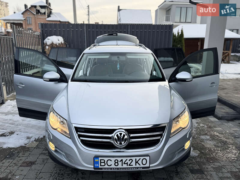 Внедорожник / Кроссовер Volkswagen Tiguan 2010 в Львове