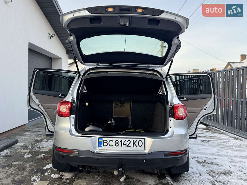 Внедорожник / Кроссовер Volkswagen Tiguan 2010 в Львове