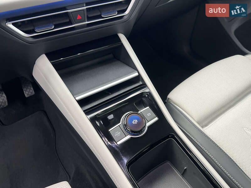 Внедорожник / Кроссовер Volkswagen Tiguan 2024 в Киеве