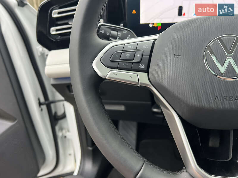 Внедорожник / Кроссовер Volkswagen Tiguan 2024 в Киеве