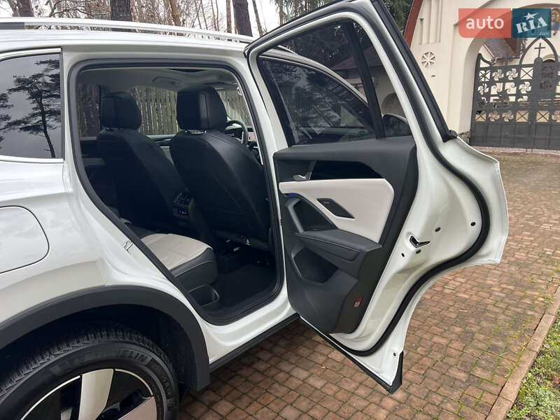 Внедорожник / Кроссовер Volkswagen Tiguan 2024 в Киеве