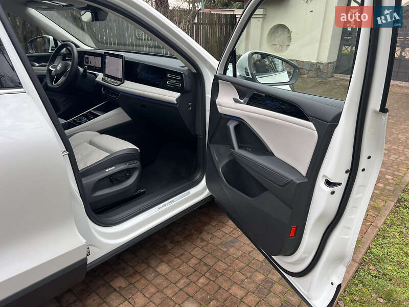 Внедорожник / Кроссовер Volkswagen Tiguan 2024 в Киеве