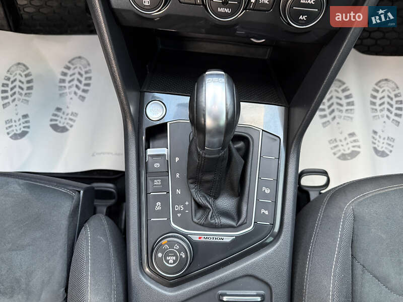 Внедорожник / Кроссовер Volkswagen Tiguan 2016 в Житомире