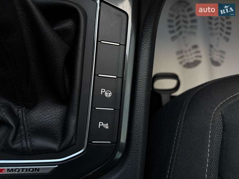 Внедорожник / Кроссовер Volkswagen Tiguan 2016 в Житомире