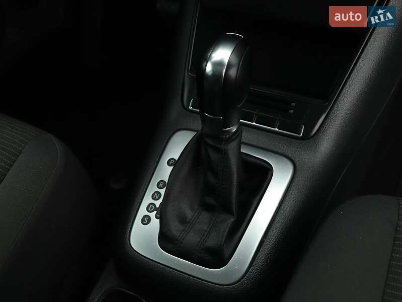 Внедорожник / Кроссовер Volkswagen Tiguan 2012 в Кременце