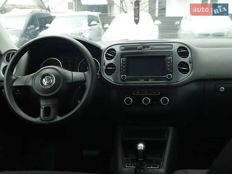Внедорожник / Кроссовер Volkswagen Tiguan 2012 в Кременце