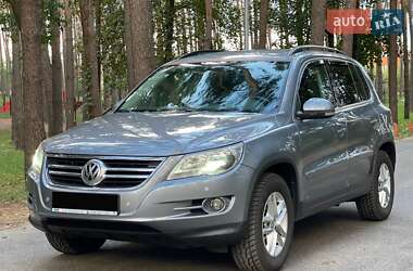Внедорожник / Кроссовер Volkswagen Tiguan 2011 в Киеве