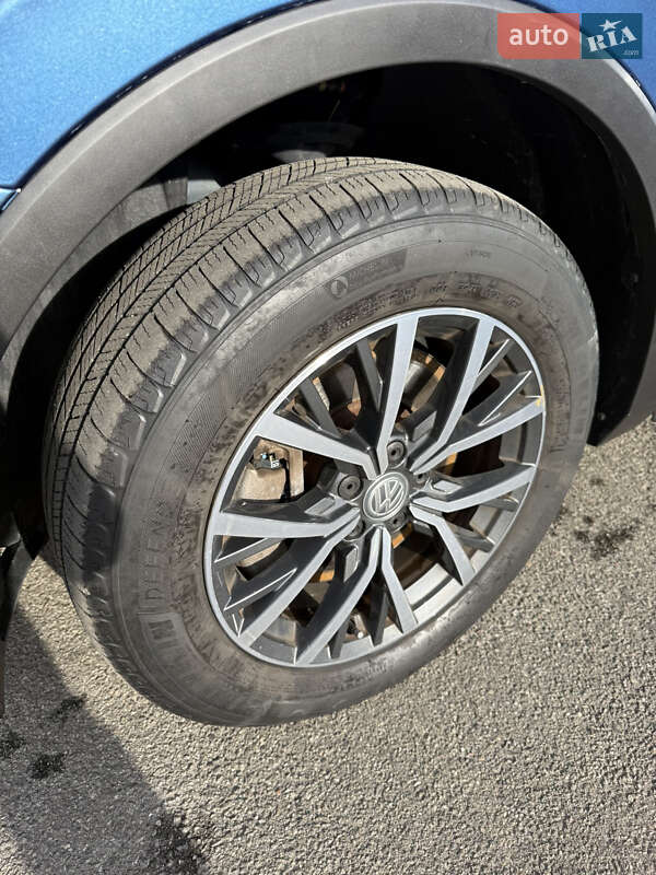 Позашляховик / Кросовер Volkswagen Tiguan 2017 в Василькові