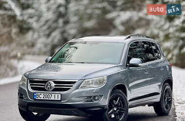 Внедорожник / Кроссовер Volkswagen Tiguan 2010 в Межгорье