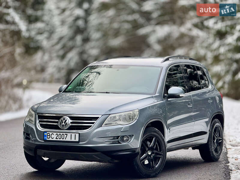 Внедорожник / Кроссовер Volkswagen Tiguan 2010 в Межгорье