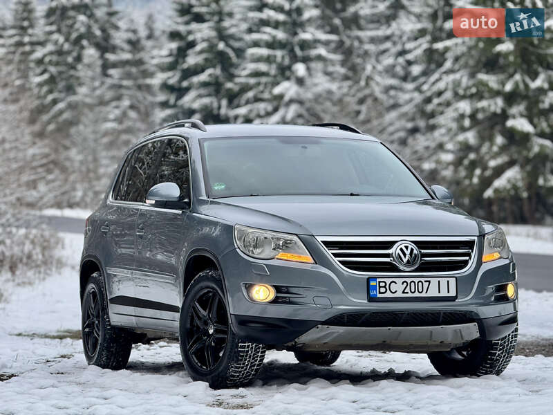 Внедорожник / Кроссовер Volkswagen Tiguan 2010 в Межгорье