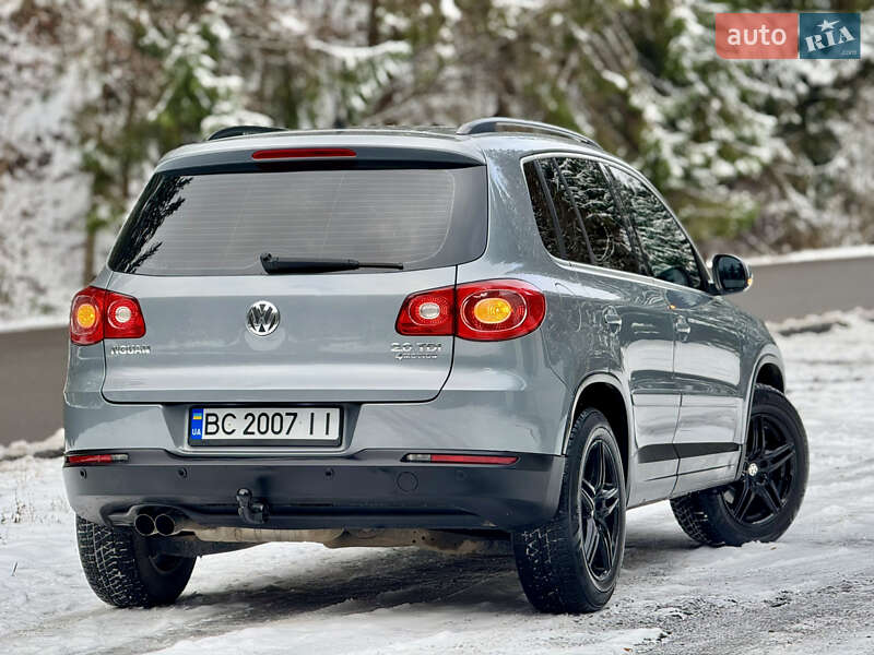 Внедорожник / Кроссовер Volkswagen Tiguan 2010 в Межгорье