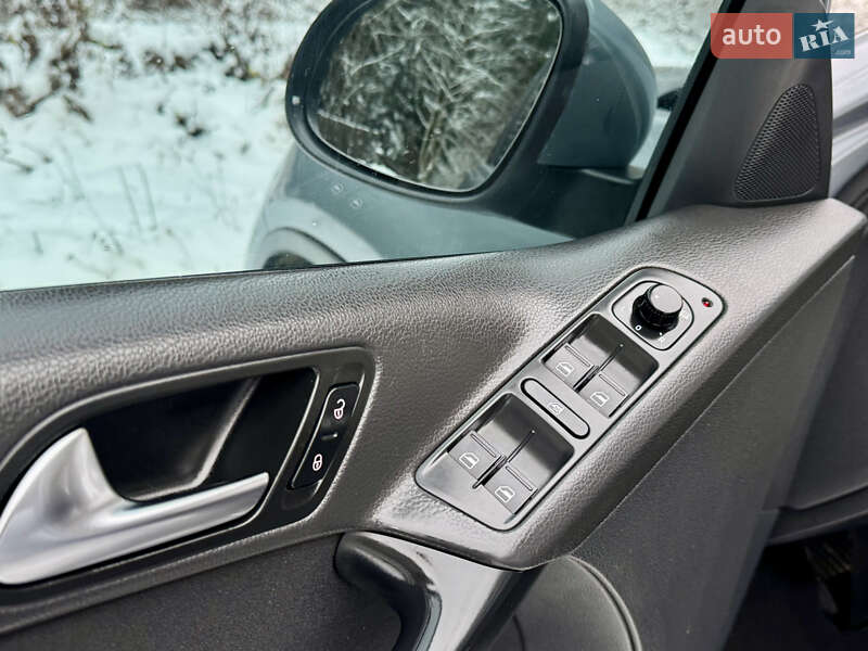 Внедорожник / Кроссовер Volkswagen Tiguan 2010 в Межгорье