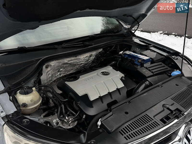 Внедорожник / Кроссовер Volkswagen Tiguan 2010 в Межгорье