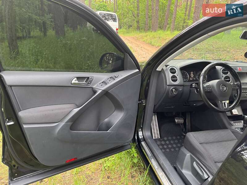 Внедорожник / Кроссовер Volkswagen Tiguan 2010 в Броварах