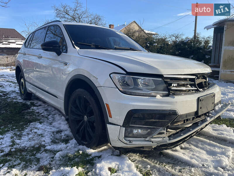 Внедорожник / Кроссовер Volkswagen Tiguan 2021 в Львове