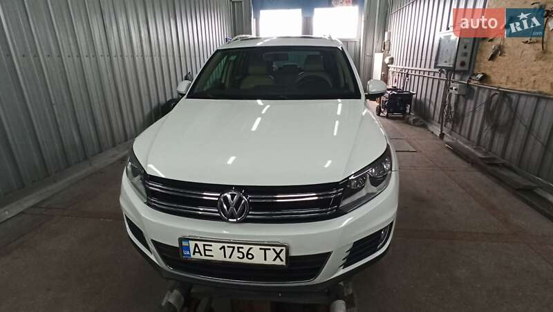 Внедорожник / Кроссовер Volkswagen Tiguan 2011 в Днепре