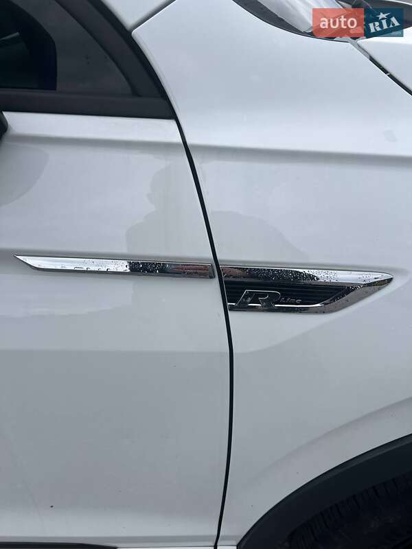 Внедорожник / Кроссовер Volkswagen Tiguan 2019 в Львове
