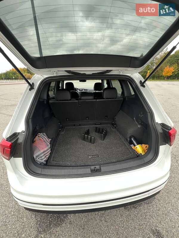 Внедорожник / Кроссовер Volkswagen Tiguan 2019 в Львове