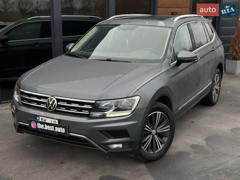 Внедорожник / Кроссовер Volkswagen Tiguan 2017 в Ровно