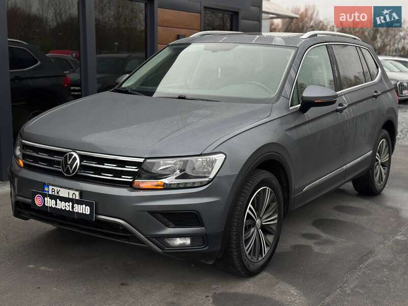 Внедорожник / Кроссовер Volkswagen Tiguan 2017 в Ровно