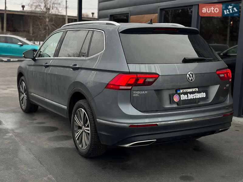 Внедорожник / Кроссовер Volkswagen Tiguan 2017 в Ровно