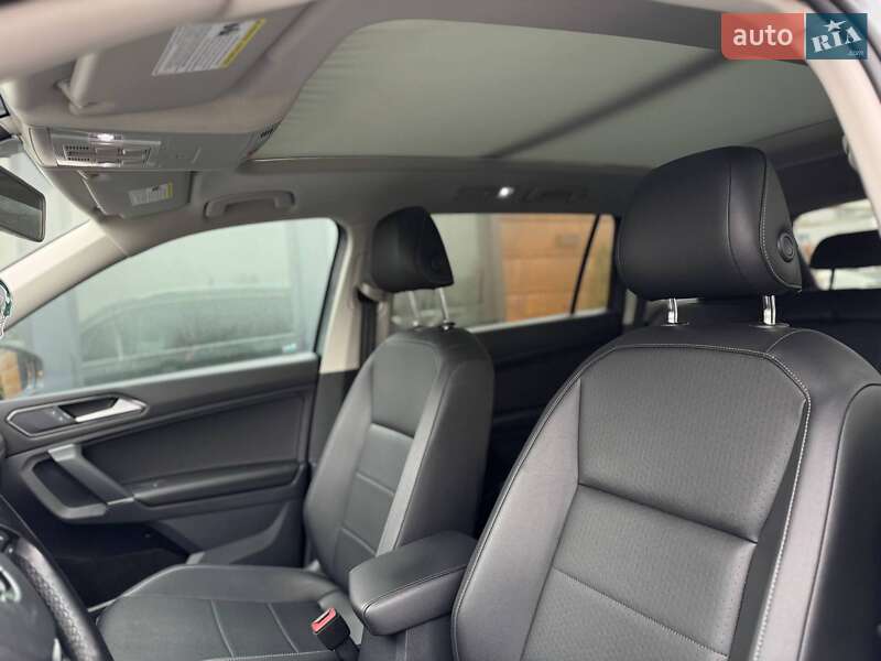 Внедорожник / Кроссовер Volkswagen Tiguan 2017 в Ровно