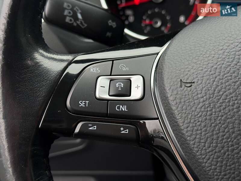 Внедорожник / Кроссовер Volkswagen Tiguan 2017 в Ровно