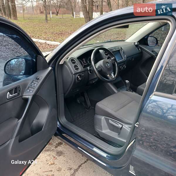 Внедорожник / Кроссовер Volkswagen Tiguan 2013 в Синельниково