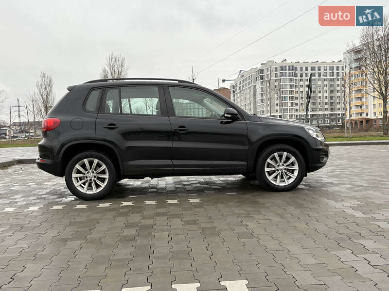 Внедорожник / Кроссовер Volkswagen Tiguan 2017 в Буче