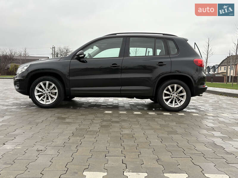 Внедорожник / Кроссовер Volkswagen Tiguan 2017 в Буче