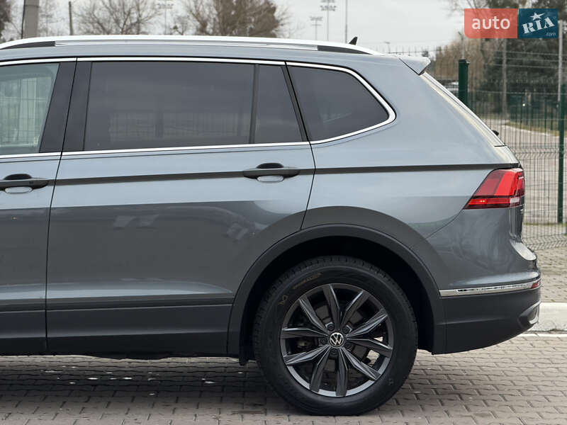 Внедорожник / Кроссовер Volkswagen Tiguan 2022 в Киеве
