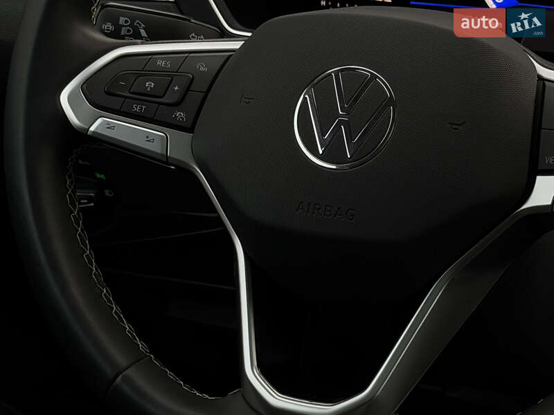 Внедорожник / Кроссовер Volkswagen Tiguan 2022 в Киеве