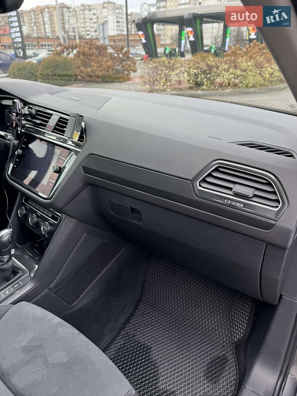 Внедорожник / Кроссовер Volkswagen Tiguan 2018 в Хмельницком